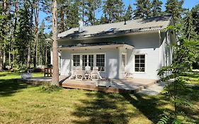 Villa De La Mer Holiday Home
